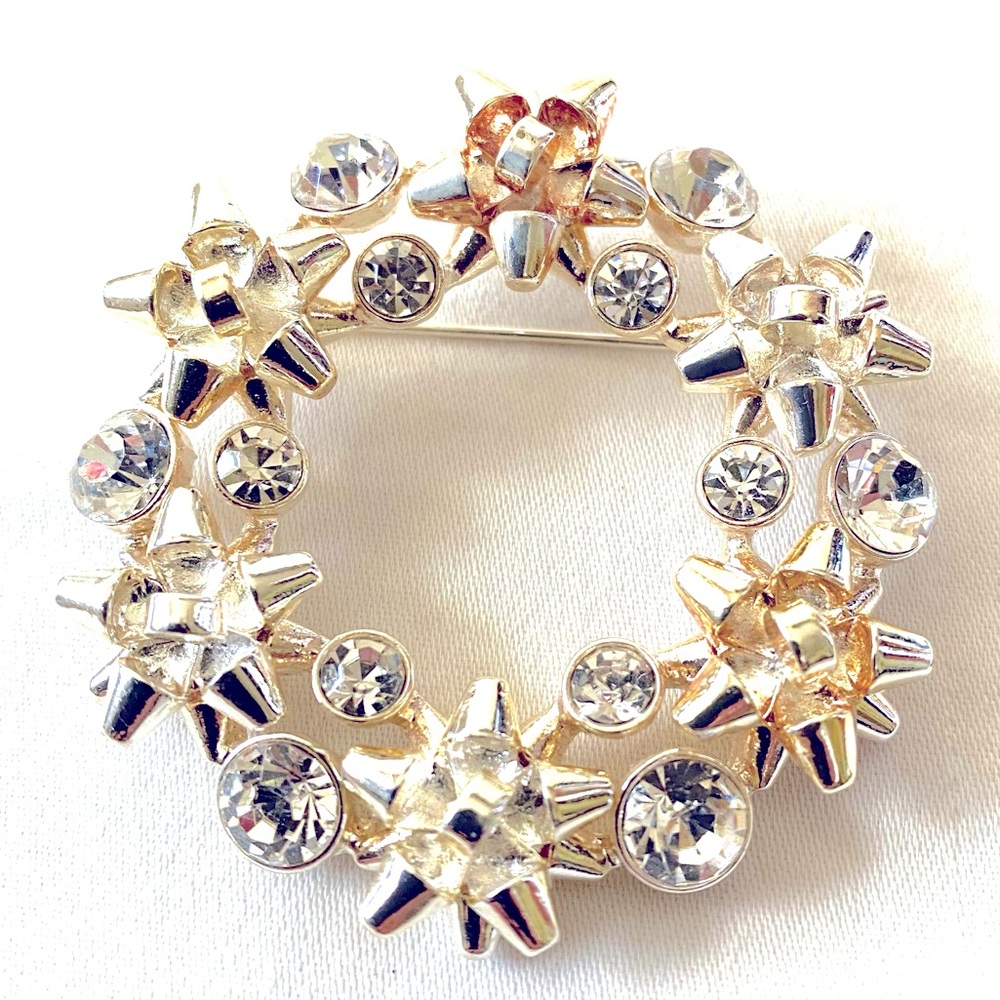 Silver Tone Bow Wreath Brooch Pin Signed HH